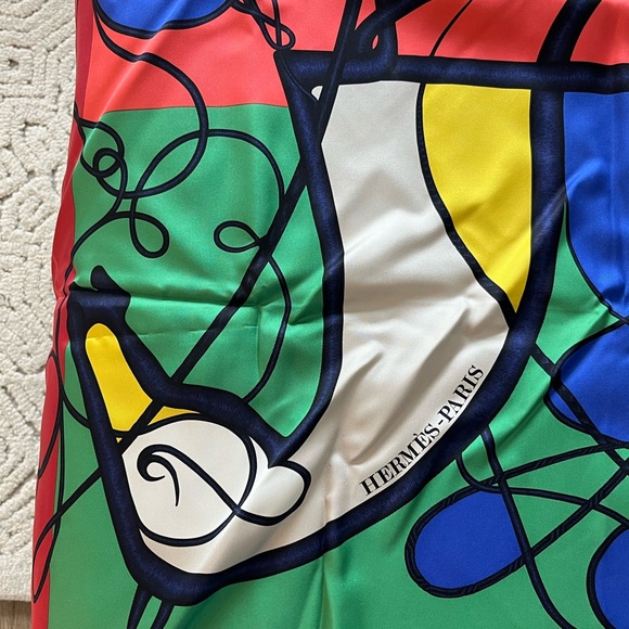 Hermès Scarf Carre 90cm Coup de Fouet 100% Silk Red Green Blue Multi R7019 - Picture 5 of 9